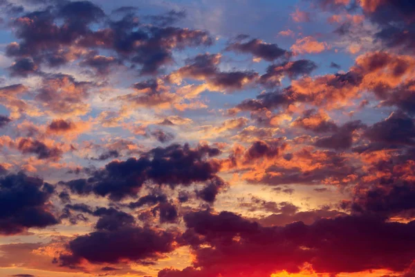 Gün Batımının Bulanık Görüntüsü Dramatik Gökyüzü Arkaplanı Doğa Gökyüzü Manzara — Stok fotoğraf