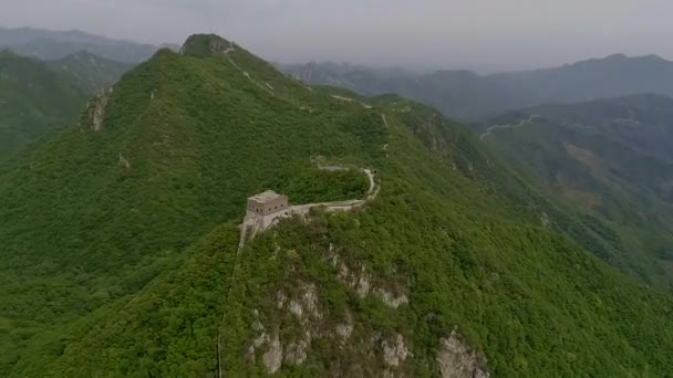 Die wilde große Mauer aus China — Stockvideo