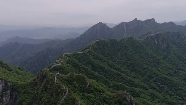 Η άγρια Σινικό Τείχος της Κίνας — Αρχείο Βίντεο