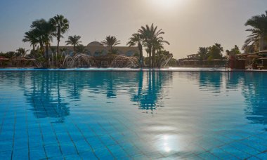 Desert Rose Resort plajda topraklarında görüntülemek