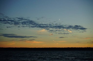 gün batımında Baltık Denizi