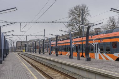 Estonya Tallinn 19.03.2017: Tren istasyonu şehir Tallinn Estonya