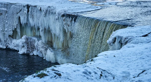 Замороженный Водопад Эстонии — стоковое фото