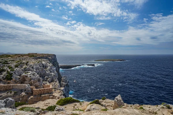 Hermoso paisaje con mar en Menorca isla España — Foto de Stock