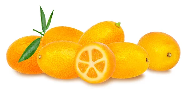 Kumquat aislado sobre blanco — Foto de Stock