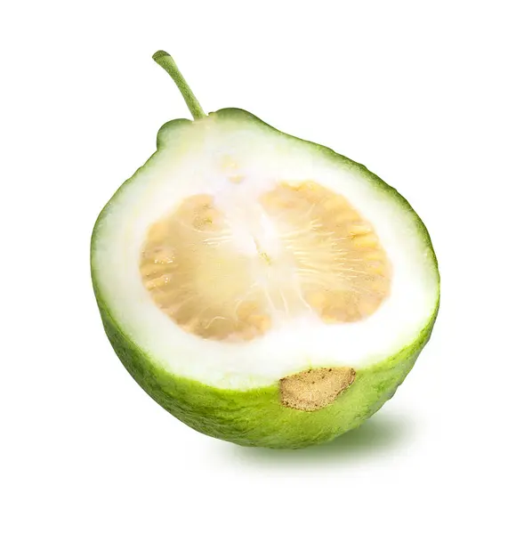 Guava geïsoleerd op wit — Stockfoto