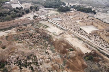 Antik Babil Irak--dan soluduğumuz hava.