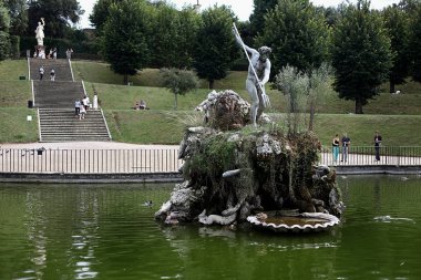 Floransa 'da musa heykeli