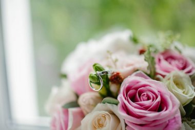 Buket düğün evlilik yüzükleri