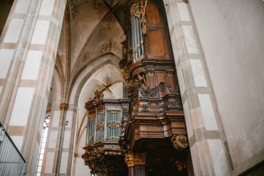 Katolik kilisesinde eski organ