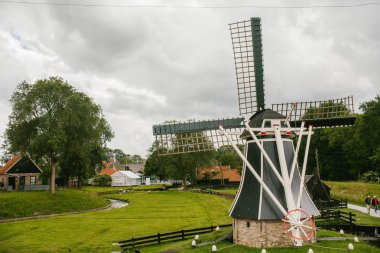 Hollanda eski fırıldak