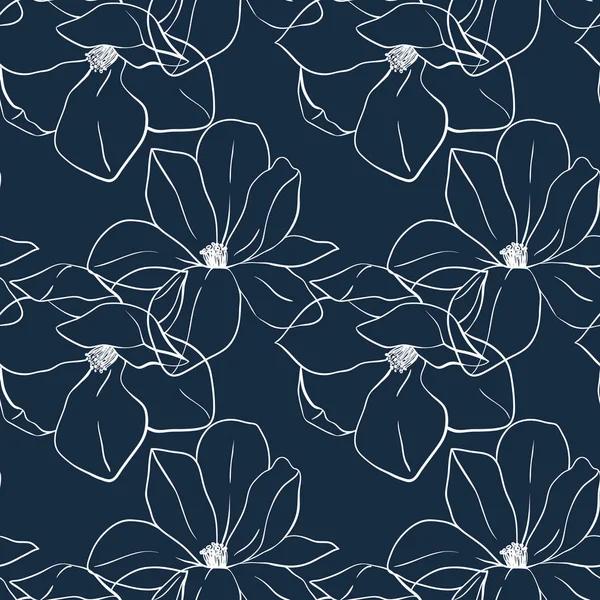 Trendiger nahtloser floraler Print mit Magnolienblüten auf tiefblauer Farbe. Vektor handgezeichnete Illustration für Druck, Textil, Packpapier. — Stockvektor