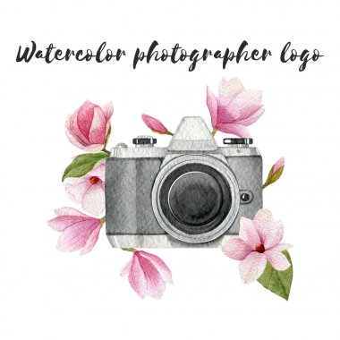 Vintage fotoğraf kamera ve Manolya çiçek ile suluboya fotoğrafçı logo. Elle çizilmiş bahar illüstrasyon izole beyaz arka plan üzerinde.