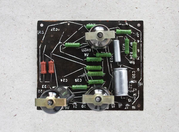Craft kağıt arka plan üzerinde Vana Amplifikatör Üstten Görünüm.