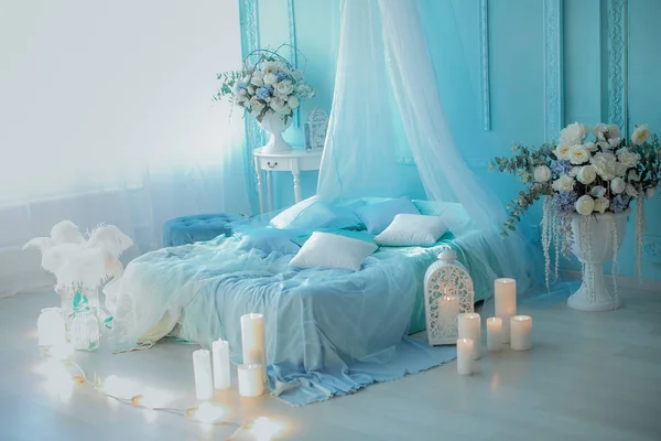 Bedroom Interior Flowers Decorative Candles — Stock Photo, Image