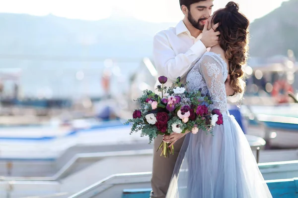 Jovem Casal Apaixonado Fotosessão Casamento Livre — Fotografia de Stock