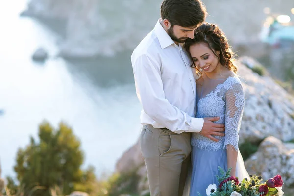 Gelin Damat Açık Hava Düğün Photosession Poz — Stok fotoğraf