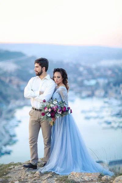 Gelin Damat Açık Hava Düğün Photosession Poz — Stok fotoğraf