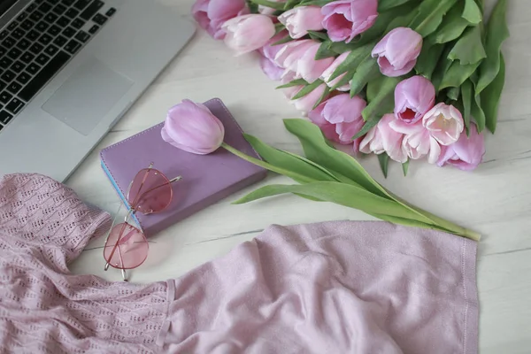 Top View Workplace Purple Tulips — Stock Photo, Image