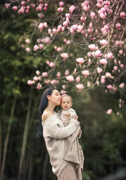 Beautiful Mother Daughter Posing Outdoors Blooming Garden — Stock Photo, Image