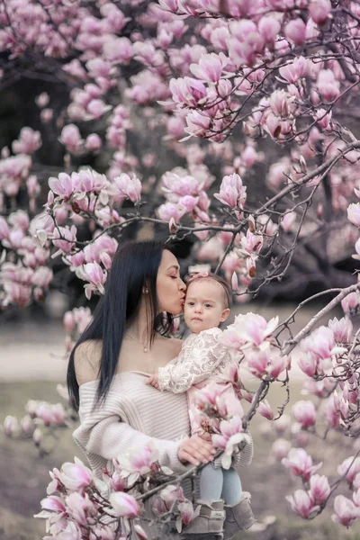 Beautiful Mother Daughter Posing Outdoors Blooming Garden — Stock Photo, Image