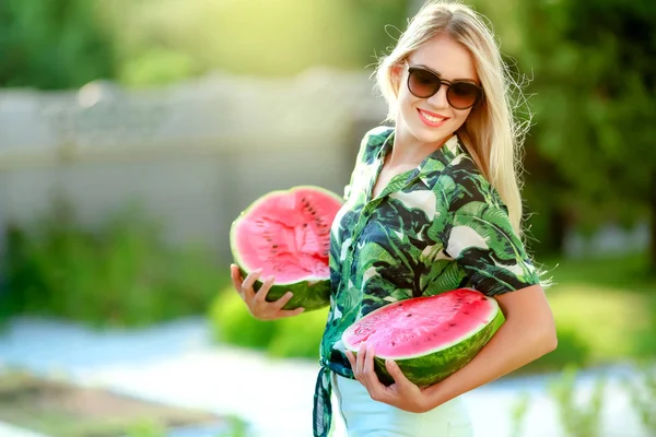Young Beautiful Blonde Woman Two Watermelon Pieces — Stock Photo, Image