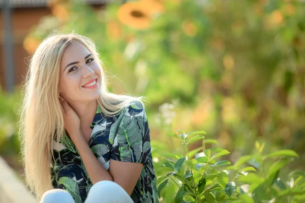 Portrait Young Beautiful Blonde Woman Sunflowers Background — Stock Photo, Image