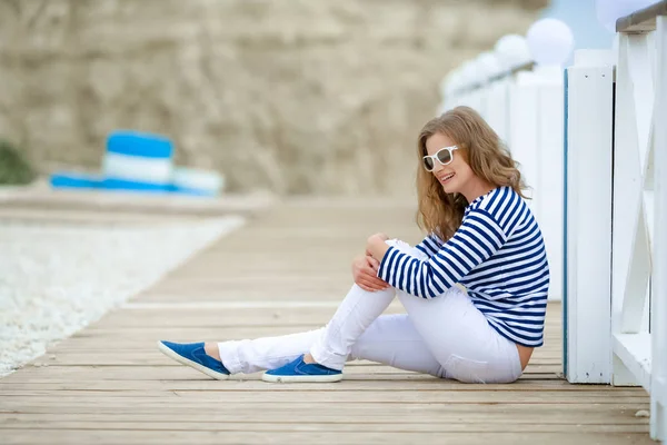 Beautiful Cheerful Woman Posing Bridge Sea — Stock Photo, Image