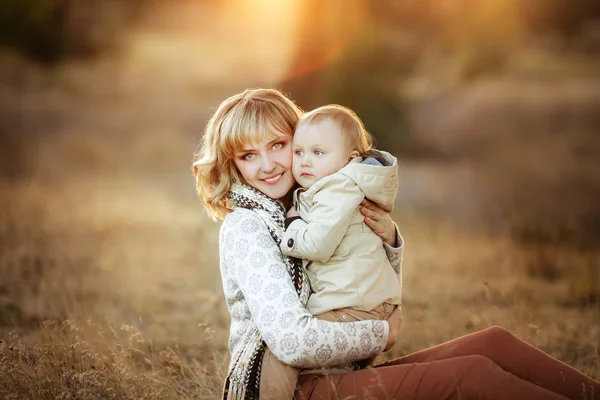 Mother Daughter Posing Sunset Autumn Garden — Stock Photo, Image