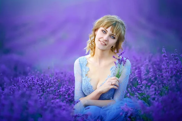 Beautiful Woman Blue Dress Posing Lavender Field — Stock Photo, Image