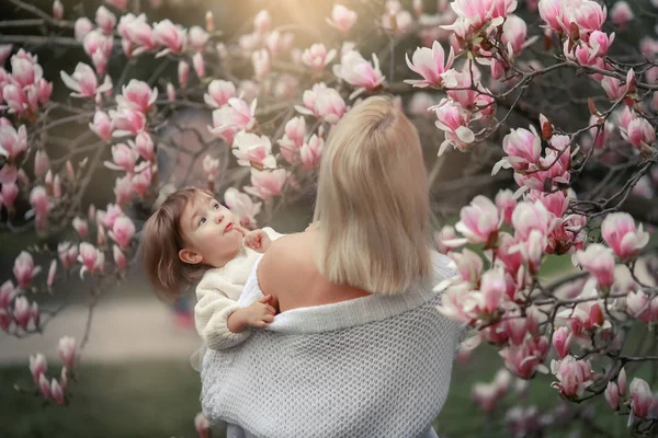 Matka Córka Ogrodzie Świeżym Powietrzu Photosession — Zdjęcie stockowe