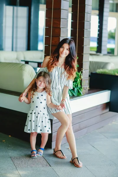 Fashion Portrait Beautiful Mother Daughter Posing Outdoors — Stock Photo, Image