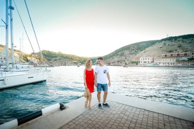 outdoors.pregnant kadın kocası ile aşık çift 