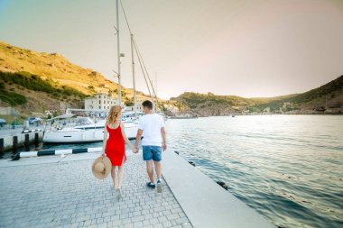 outdoors.pregnant kadın kocası ile aşık çift 