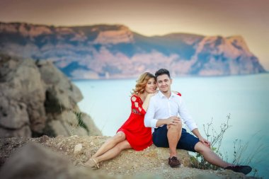 outdoors.pregnant kadın kocası ile aşık çift 