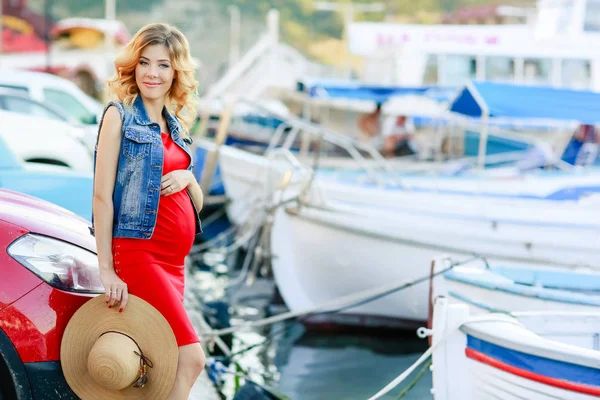 Hermosa Embarazada Joven Posando Muelle —  Fotos de Stock