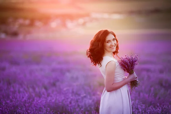 Beautiful Woman Posing Lavender Field — Stock Photo, Image