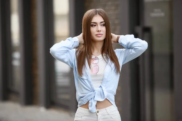 Outdoor Portrait Beautiful Young Brunette Woman — Stock Photo, Image