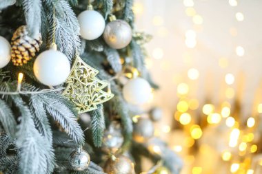İnsanlar olmadan Noel ağacına yakın çekim