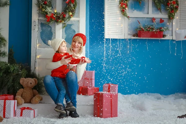 Hiver Noël maman et fille famille de deux — Photo