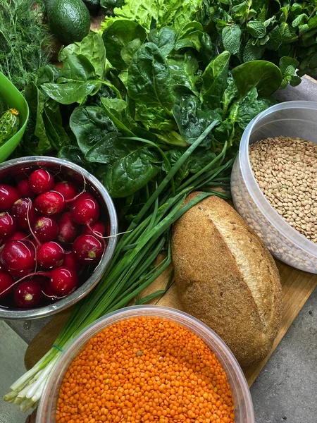 Свіжі здорові продукти харчування овочі і зернові — стокове фото
