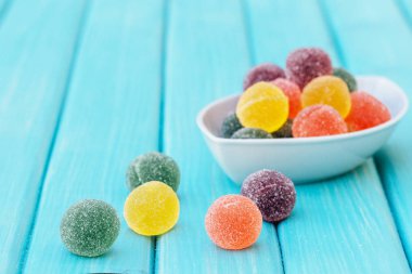 Şeker meyve bir kase jöle kaplı