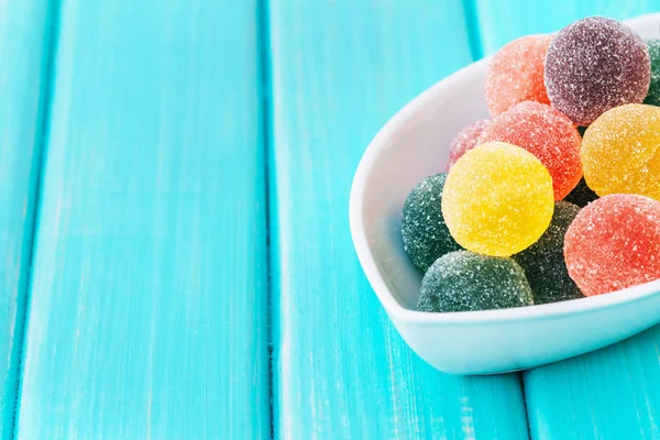 Şeker meyve bir kase jöle kaplı