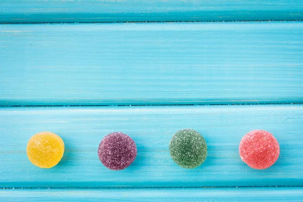 Şeker masada meyve jöle kaplı