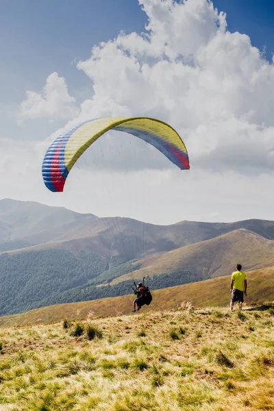 Yamaçparaşütü pilot kanadı