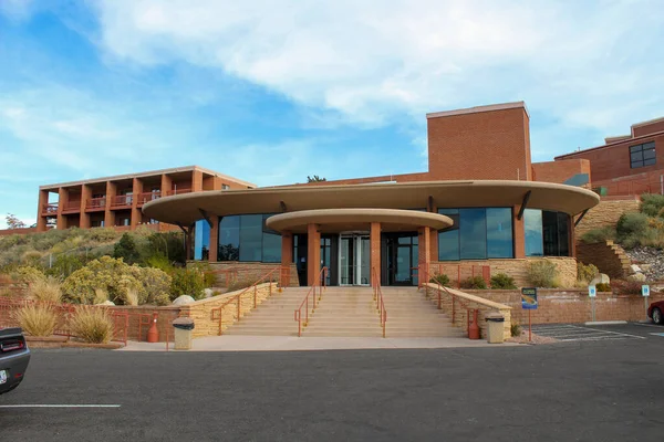 Bu Beatufiul Metor Crater National Landmark 'ta lobide bulunan Ziyaretçi Merkezi' nin ön görüntüsüdür.