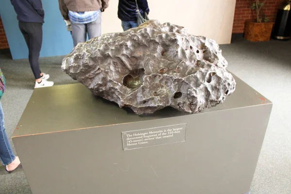 Holsinger Meteroit şimdiye kadar keşfedilmiş en büyük parça olarak kabul edilir..