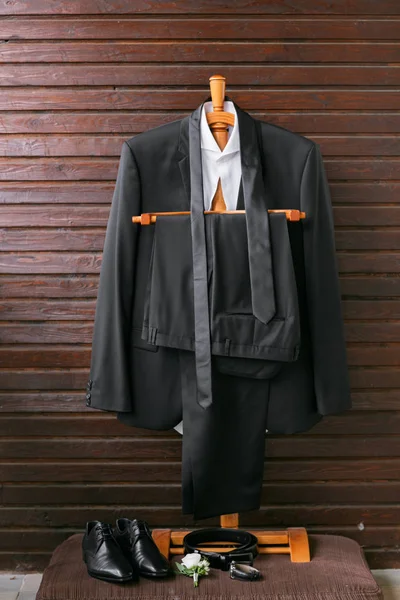 Erkekler için moda iş giyim koleksiyonu. Gizli siyah takım elbise kravat, gömlek, deri ayakkabı — Stok fotoğraf