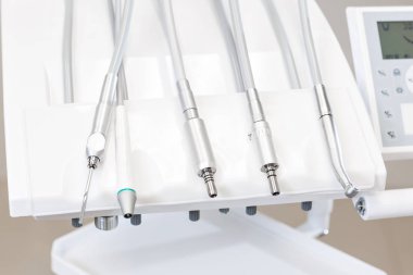 tatlı bir modern diş hekimi araçları, parlatıcılar