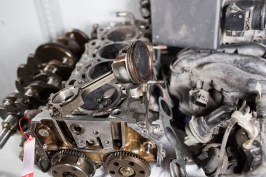 Motor Vana araba bakım. Bir piston depozito, bir büyük koşmak uzun servis ömrü